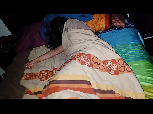 ❤️ Stepson jgħajjar lill-mara żagħżugħa tiegħu waqt li torqod. Porn Russu fil-porn mt.virtsextor.ru ❌❤